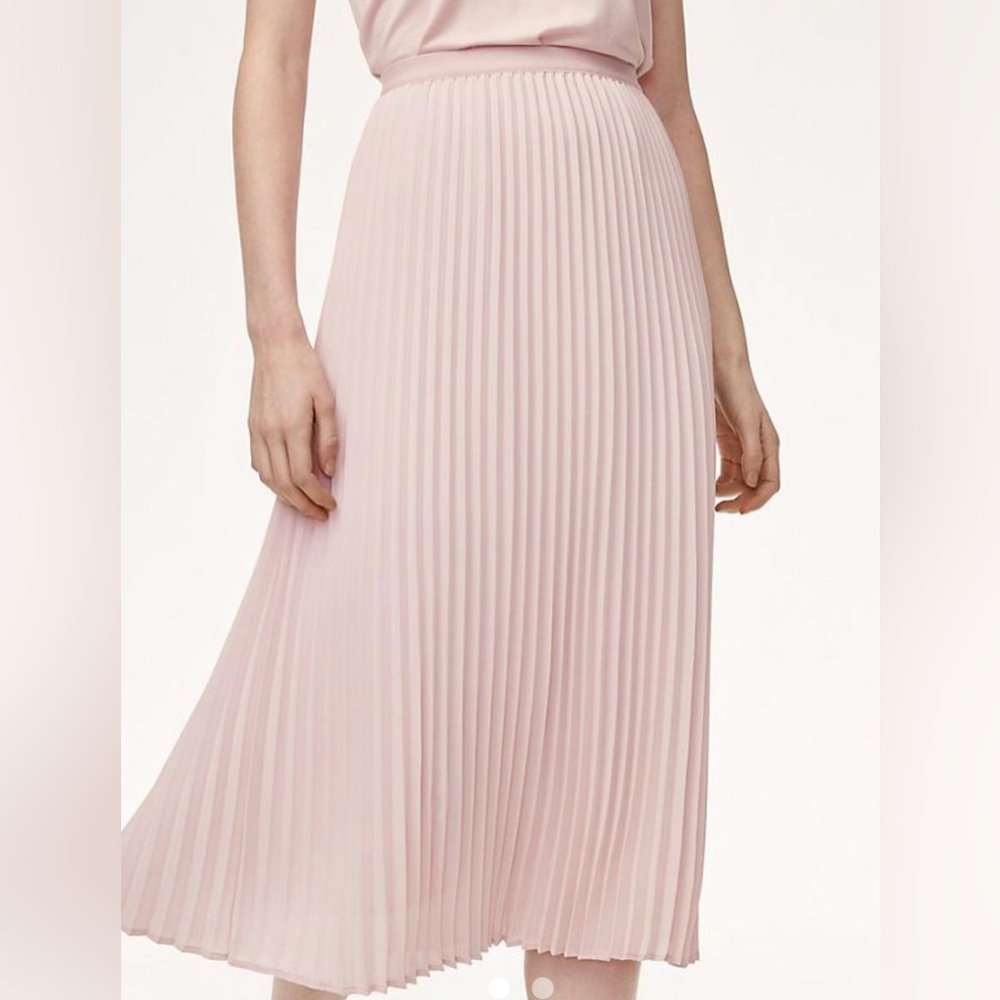 Aritzia pleated A line skirt in rose pink